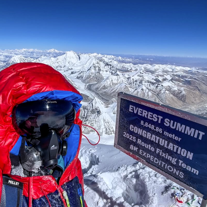 Karel Abraham climbs Mt Everest (@karel_abraham17)